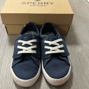 EUC Sperry sneakers